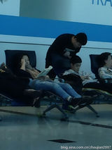 组图：陈小艺15岁儿子近照曝光 大高个帅气阳光