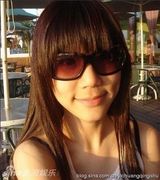 组图：炎亚纶妹妹清纯私照曝光 兄妹差别大