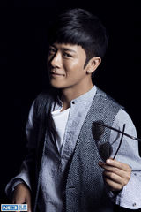 组图：林申写真虏获人心 气质俊朗特立独行