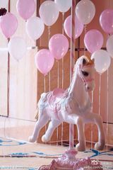 组图：吴佩慈爱女正面首曝光 百日宴范范出席