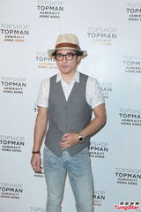 组图：谢婷婷参加酒会 林德信自称打扮像德普