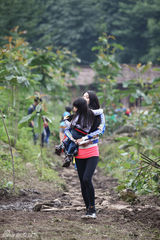 组图：萌妈首探班爸爸2 吴镇宇神秘娇妻曝光