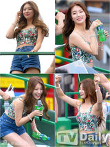 组图：miss A秀智热裤亮相街头 小蛮腰美腿吸睛