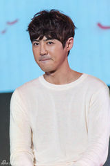 独家：神话JUNJIN空降上海 与粉丝开心互动