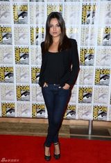 组图：米歇尔和库尼斯刚柔并济搭配亮相漫展