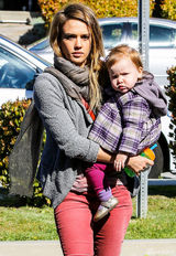 策划：明星宝宝着装大PK 小七苏瑞领衔萌妹子