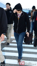 组图：SJ少女时代f(x)等赴新加坡准备家族巡演