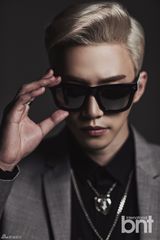 组图：2PM俊昊拍时尚写真 展雅痞绅士品格