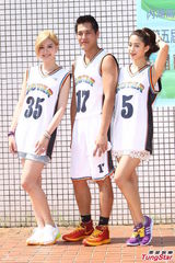 组图：蓝正龙盼早生子 为娇妻改冲动个性