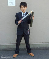 组图：报告！《金田一》中发现可爱正太一枚