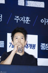 独家：《好朋友》三主演宣传新作 帅出新高度