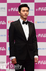 组图：星星继承者聚首 刘仁娜纤腰金宇彬长腿