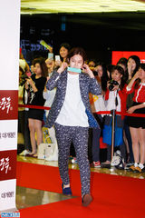 独家高清：金泰熙权相佑大咖齐捧场宋承宪新片