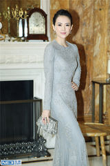 组图：章子怡赴英皇家慈善晚宴 赞威廉王子亲切