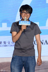 组图：韩寒新片724映 郭敬明附体谢小时代粉丝