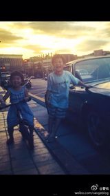 组图：(曹格儿女)曹氏兄妹有爱日常 暖Joe萌Grace初长成