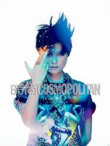 组图：李宇春魅惑光影大片 发型张扬短裤秀腿