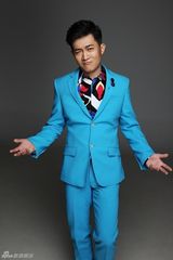 组图：杨志刚海洋蓝色写真大片 上演无厘头喜剧