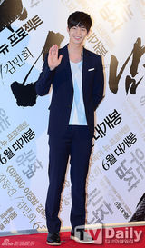 组图：《哭泣的男人》试映 玄彬宋茜崔始源助阵