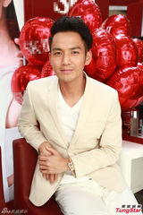 组图：钟汉良高人气出席活动吸睛指数“破表”