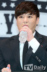 组图：Super Junior回归在即 发布会大展搞怪本能引爆笑