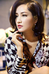 组图：瞿颖最新写真优雅大气演绎魅惑女人