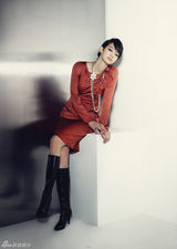 组图：韩国女星申敏儿服饰写真 短款外套帅气