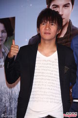 组图：凤小岳《白色之恋》床戏多