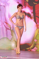 组图：中国小姐香港区三甲出炉现场颁奖