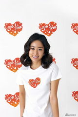 高清图：文根英金强宇携手为慈善 展现温暖笑容