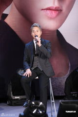 组图：神话Andy退伍后首办粉丝会 劲歌热舞粉丝尖叫