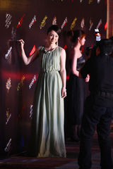 组图：董璇红毯绽放夺目星光 裙摆飘逸宛如仙子