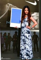 组图：清洁大妈变身时尚快女 沈阳宣传片玩花样