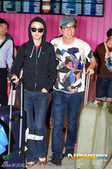 蜜月旅行！汤唯金泰勇抵达美国共度新婚