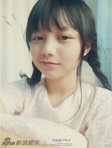 组图：似赵薇何炅合体？大眼清纯萌妹走红网络