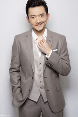 组图：王大锤青春写真领衔耍酷 展耿直成熟一面