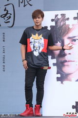 组图：罗志祥专抢新娘捧花 自身经历勉励柯震东