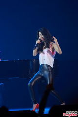 组图：曲婉婷香港开唱 否认是窦靖童音乐老师