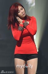 组图：《MCD》众星献唱 EXO11人献双曲舞台