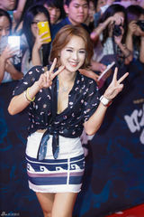 组图：朴有天李钟硕秀智等助阵《鸣梁》