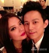 组图：似赵薇何炅合体？大眼清纯萌妹走红网络