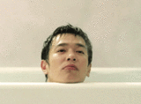 组图：堺雅人洗澡卖萌吐泡泡 大叔出浴血槽空