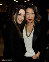 组图：美剧《格蕾》女星撞脸林永健 揽破产Max