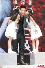 组图：潘玮柏嫉妒黑人得双胞胎称要跟进