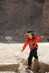 组图：姐姐吊威亚背台词 吴镇宇力捧为女一号