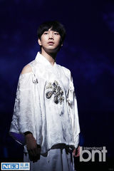 组图：音乐剧《风之国》媒体试演G.O等激情献唱