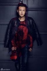 黄义达生日爆朋克风图 演唱会重音乐性 (图)