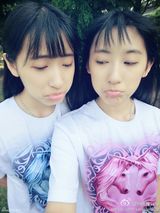 组图：复旦双胞胎姐妹花走红 清纯可爱电晕宅男