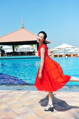 组图：刘梓妍旅行写真曝光 海边秀曼妙身姿