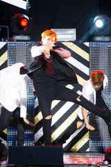 独家：雪莉男友崔子亮相爱心慈善演唱会